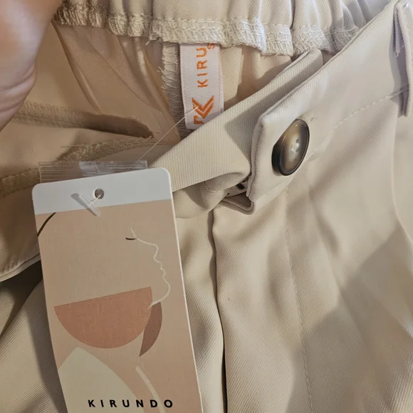 Kirundo Classic High-Waist Cream Shorts - Picture 2 of 3